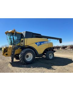 Ford/New Holland® Combine CR9060